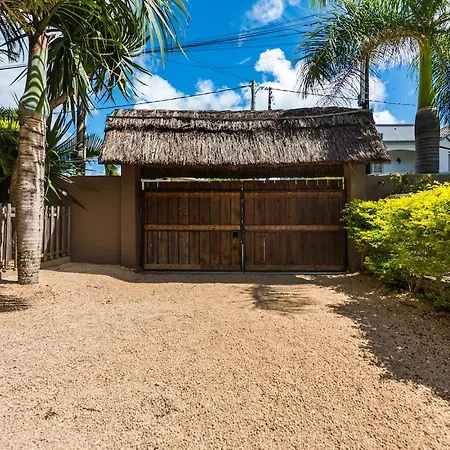Studio With Spacious Balcony Shared Pool Garden Grand-Baie Exterior photo