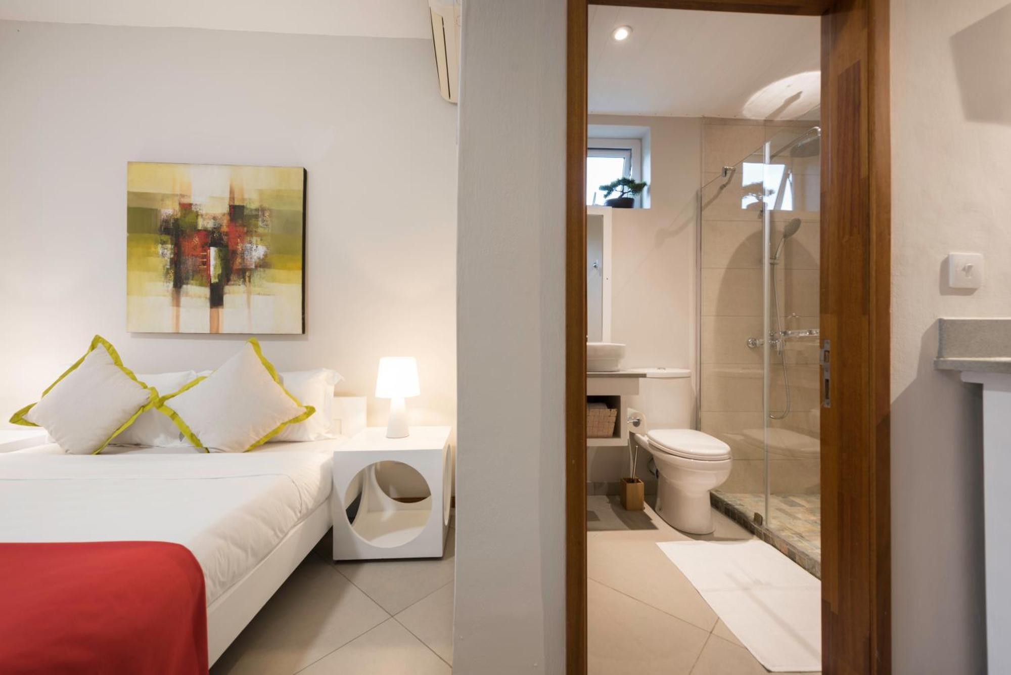 With Spacious Balcony Shared Pool Garden * Grand Bay