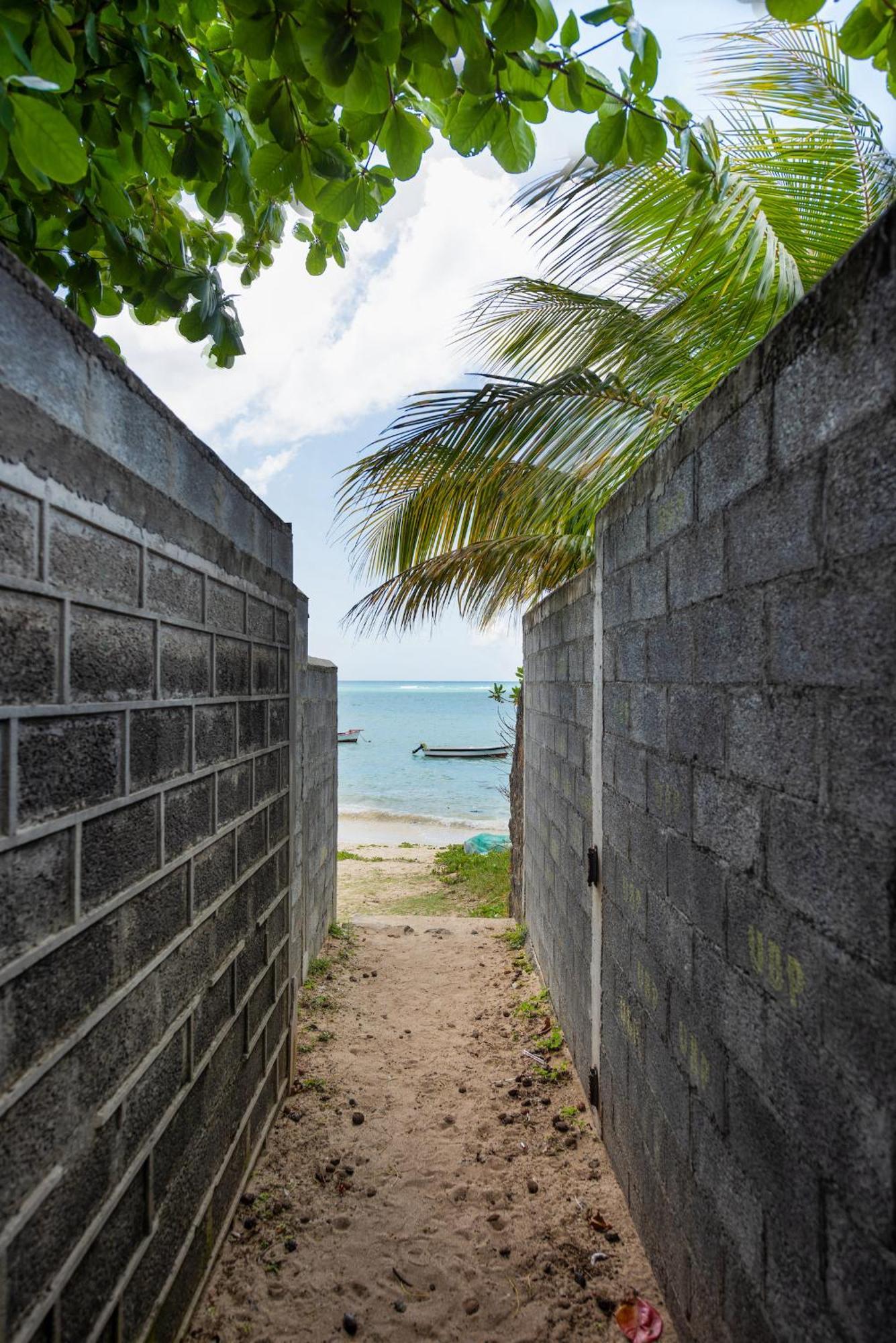 With Spacious Balcony Shared Pool Garden * Grand Baie