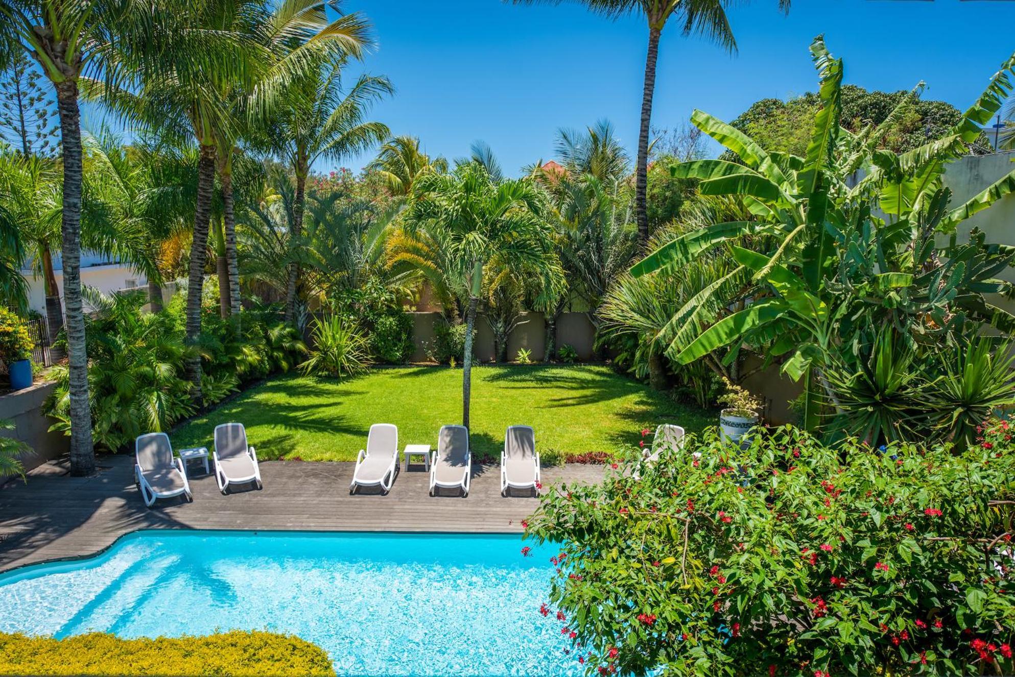 Apartment With Spacious Balcony Shared Pool Garden